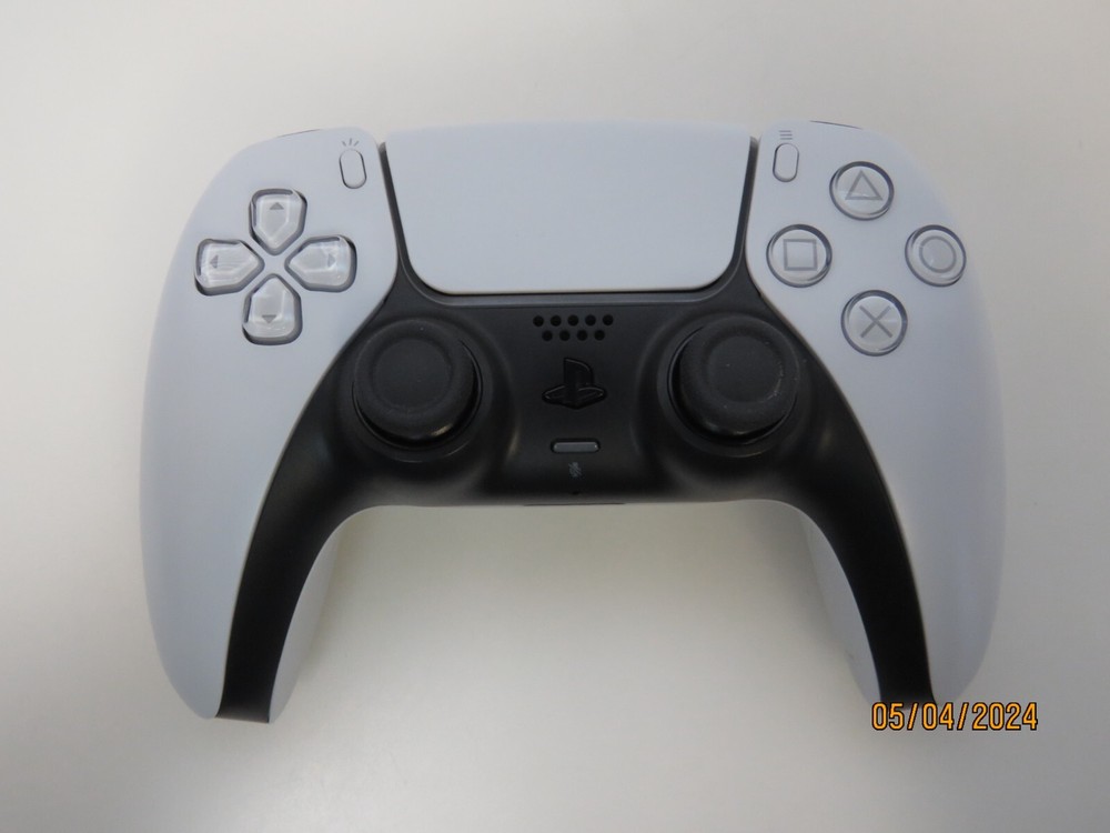 PlayStation 5 DualSense Wireless Controller - White CFI-ZCT1W (UGC-NB)