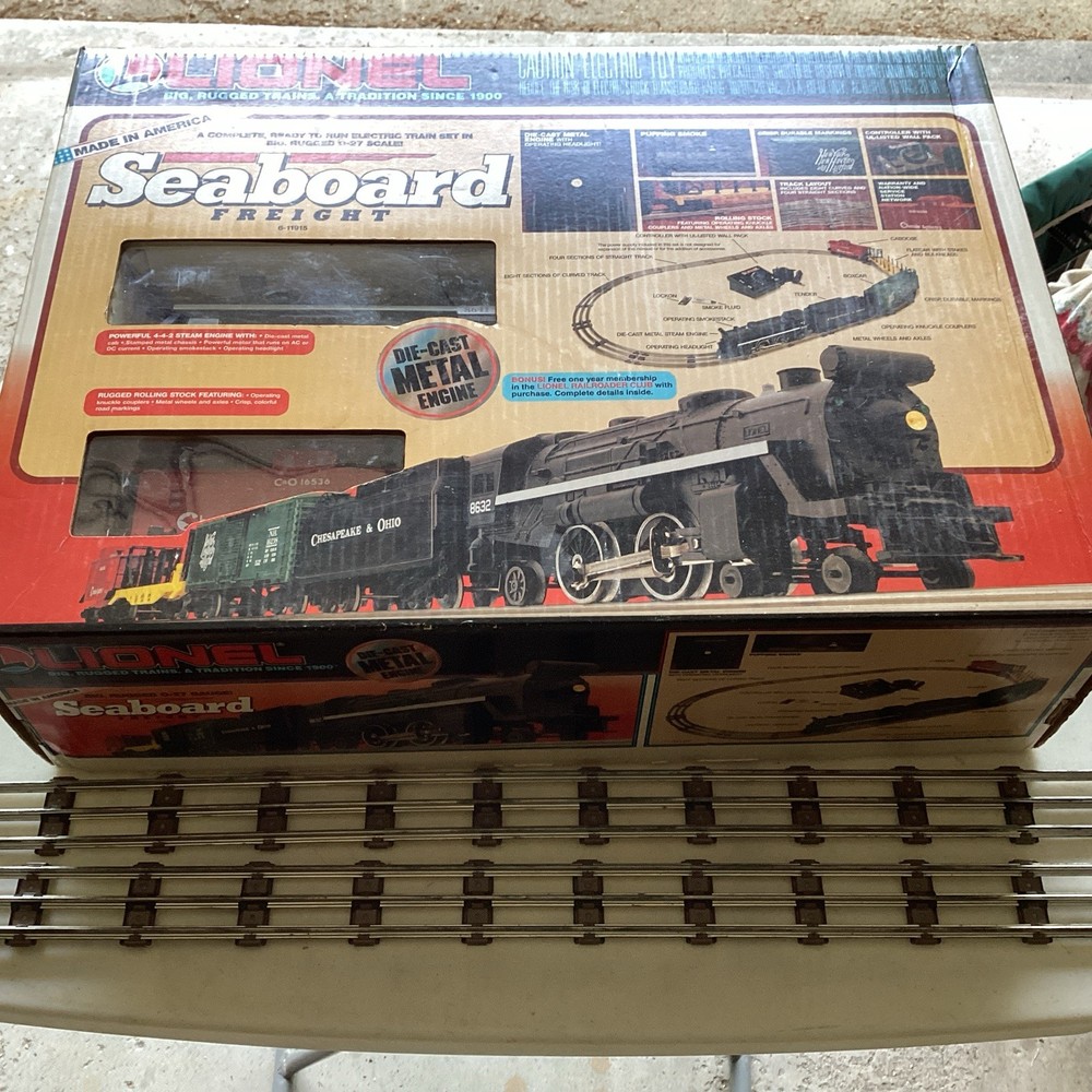 Vintage 1996 Lionel Seaboard Freight Train O-27 Gauge  6-11915 Tested Working