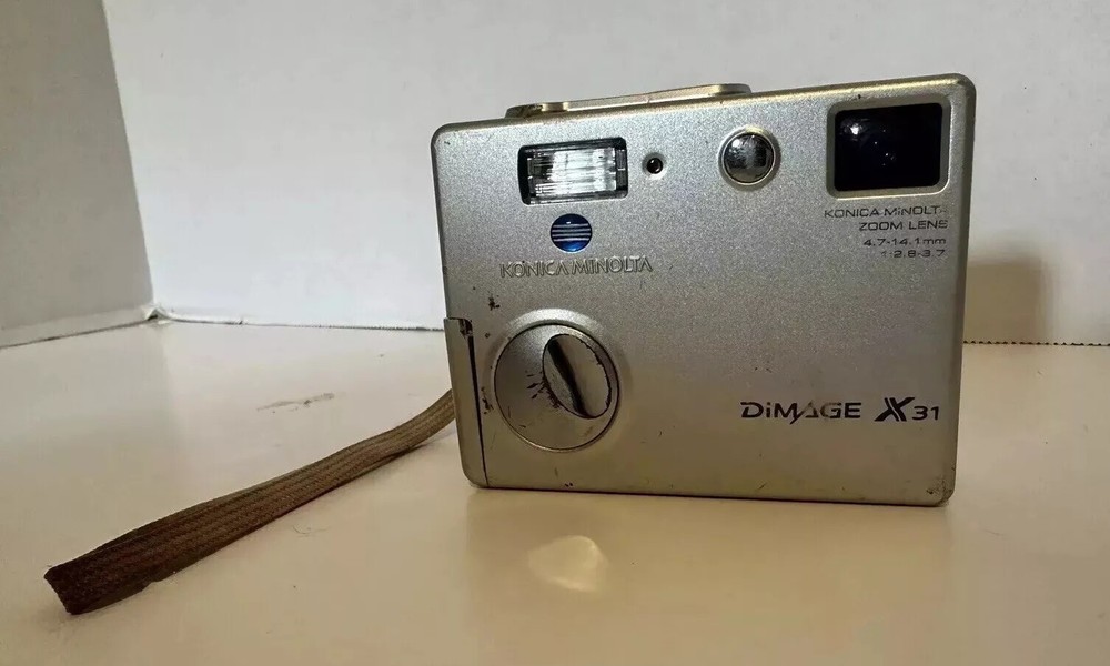 Minolta Dimage X31 3.2MP Digital Camera Silver Boxed Tested with Notes