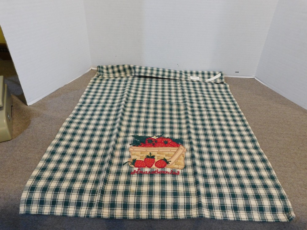 Green Check Dish Towel with Embroidered Strawberry Basket - Tagless  -image