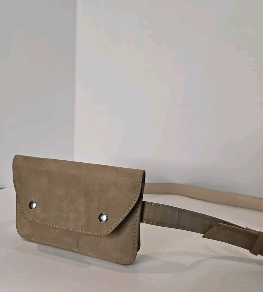 Torrid Pre-owned Women’s Sz 4 Tan Waist Purse With Belt Mini Wallet Pouch