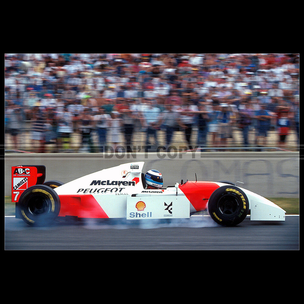 Photo A.007221 MCLAREN MP4-9 1994 F1 GRAND PRIX