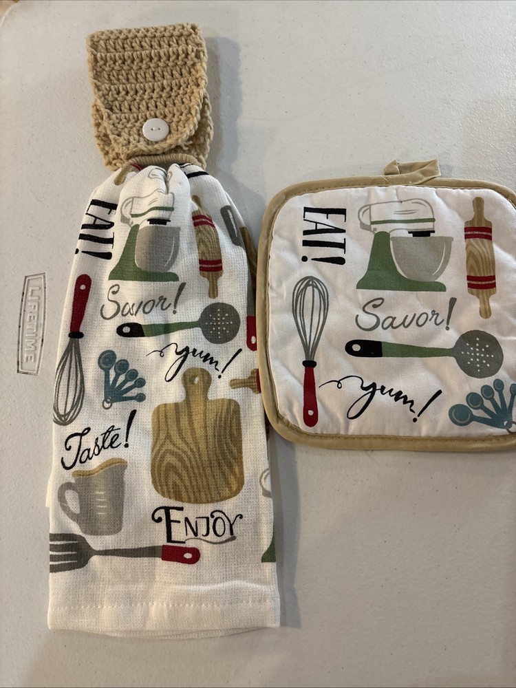Crocheted Top Hanging Kitchen Towel With Matching Pot Holder