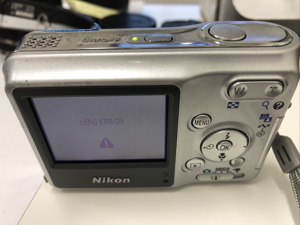 Nikon COOLPIX L3 5.1MP Digital Camera - Silver