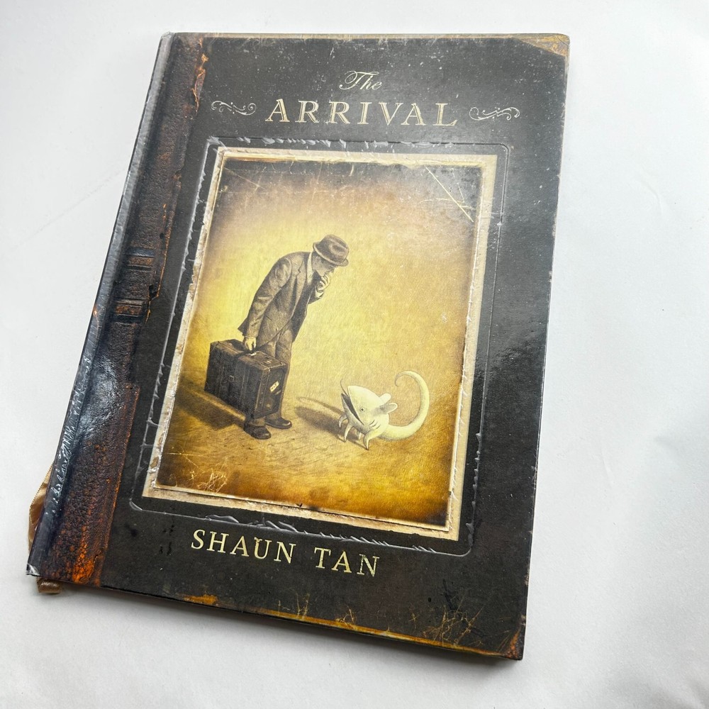 The Arrival by Shaun Tan Graphic Novel Immigration Displacement