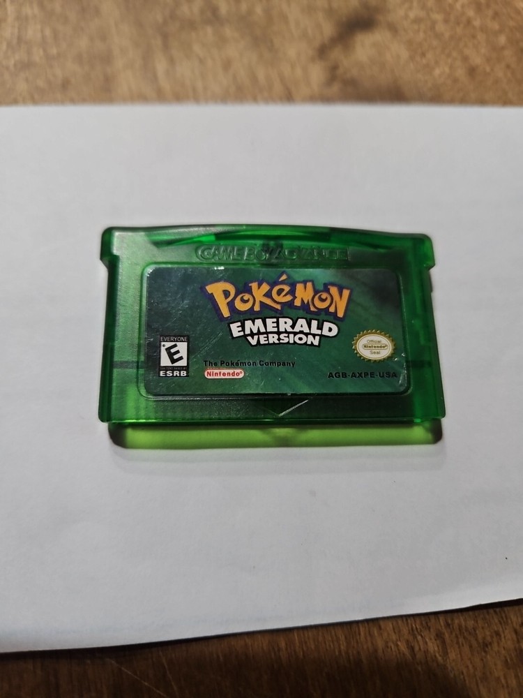 Pokemon Emerald Version (Nintendo Game Boy Advance, 2005)