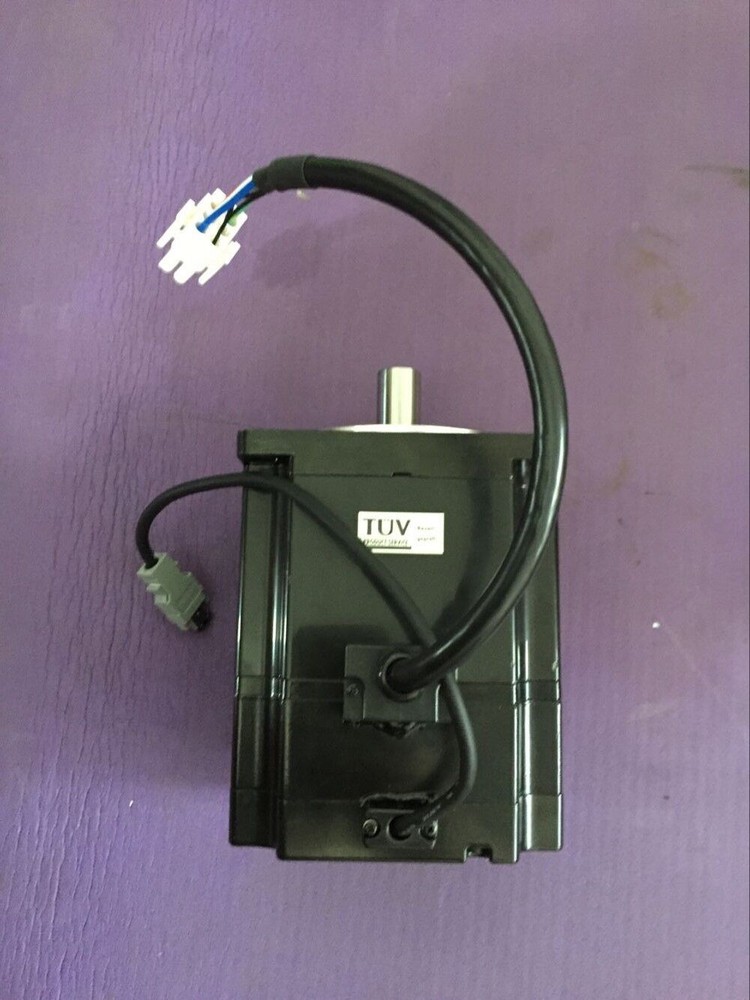 1PC SGMPH-15AAA61 AC SERVO MOTOR SGMPH15AAA61 New Expedited Shipping #A6-4