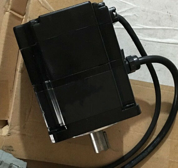 AC SERVO MOTOR SGMP-04A312C NEW ORIGINAL FREE EXPEDITED SHIPPING #A6-4