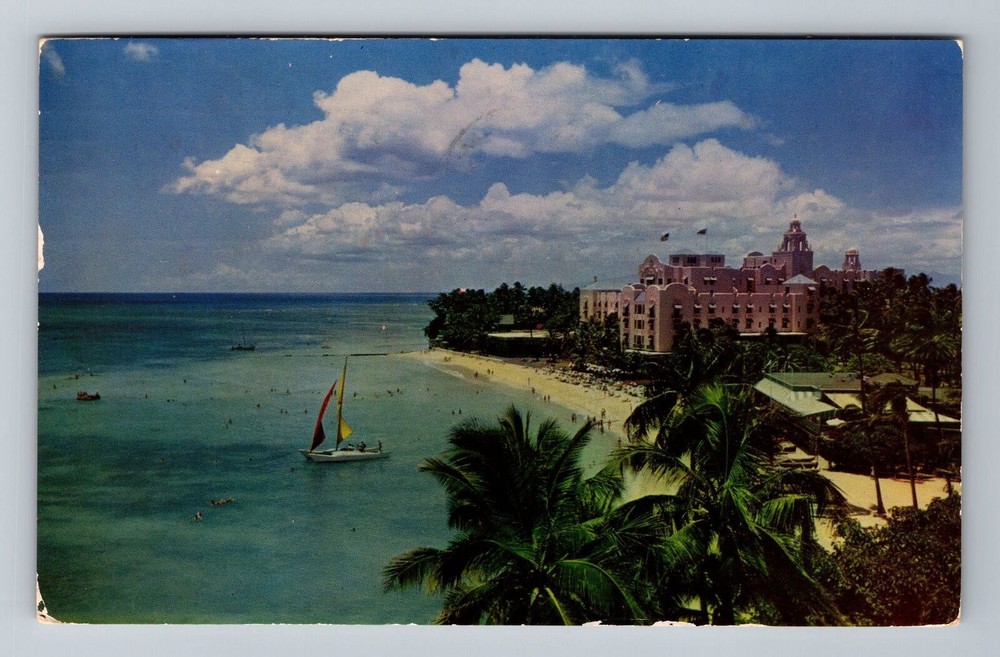 Waikiki HI-Hawaii Waikiki Beach The Royal Hawaiian Hotel c1952 Vintage Postcard