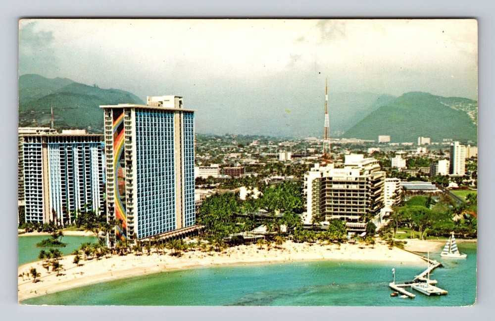 Honolulu HI-Hawaii, Hilton Hawaiian Village, Waikiki Beach Vintage Postcard