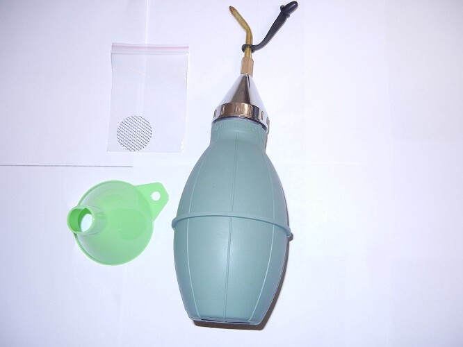 Puffy D Insecticide Bulb Duster 14oz JT Eaton Includes 12