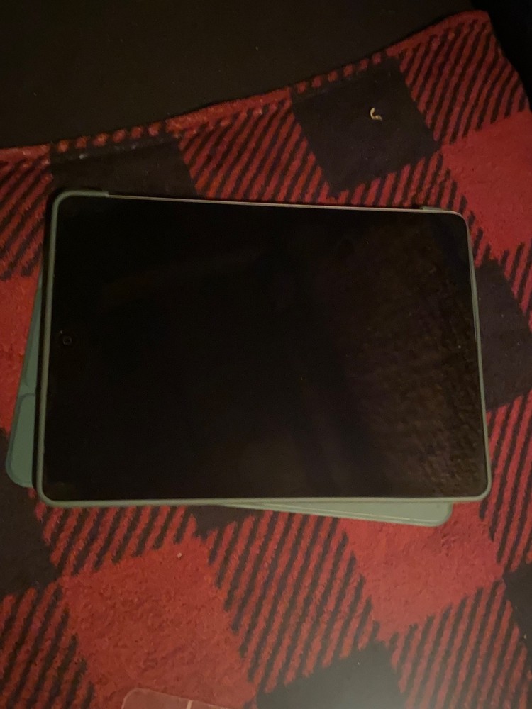 Apple iPad Air (1st Generation) A1474 16 GB, Wi-Fi, 9.7 in - Space Gray