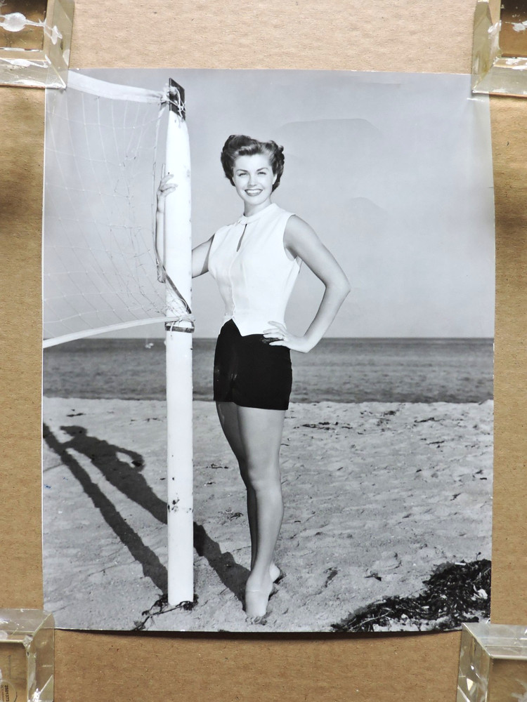 Esther Williams original leggy barefoot pinup portrait photo 1953 MGM
