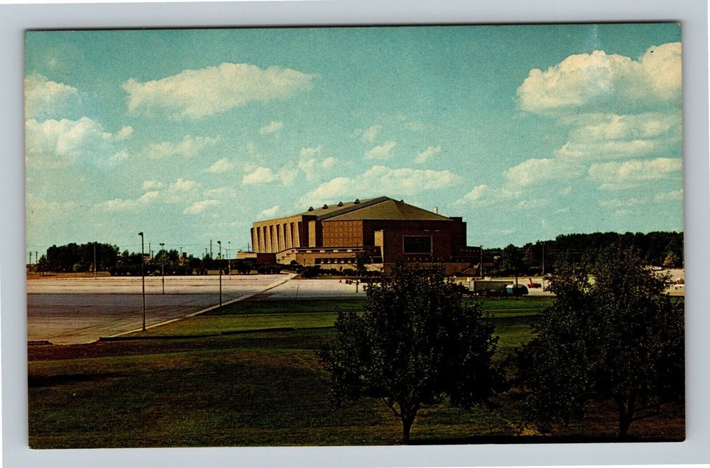 Fort Wayne IN, Allen County War Memorial Coliseum, Indiana Vintage Postcard