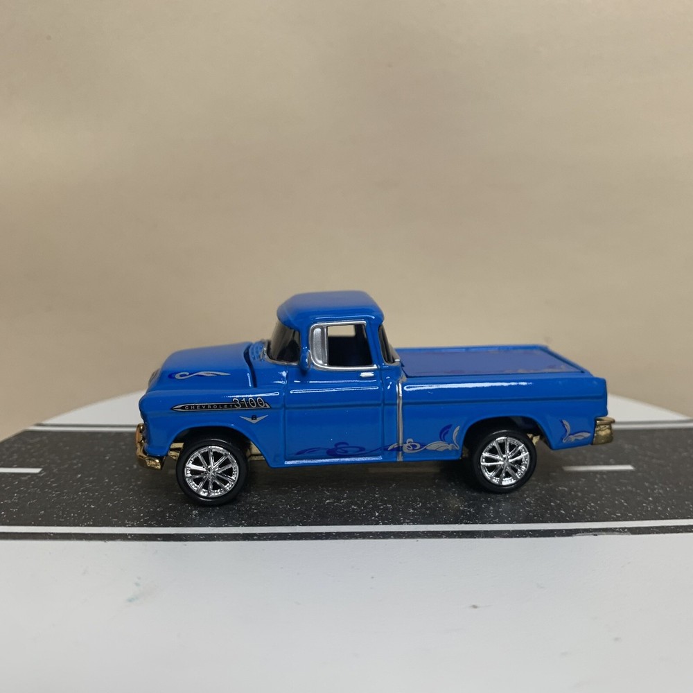 Johnny Lightning Scrapin' 1955 Chevy Cameo Pickup Truck Blue w/Gold Base 1:64 NM