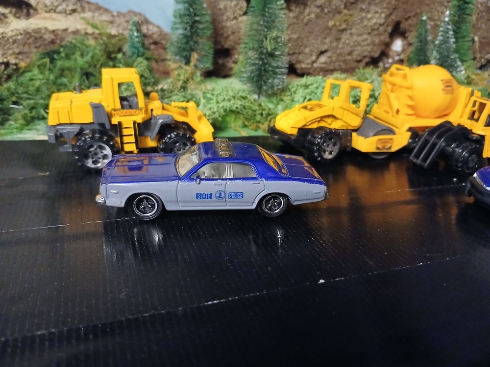 Virginia state Police Dodge Monaco Plymouth Fury 1977 Trooper 1/64 matchbox size