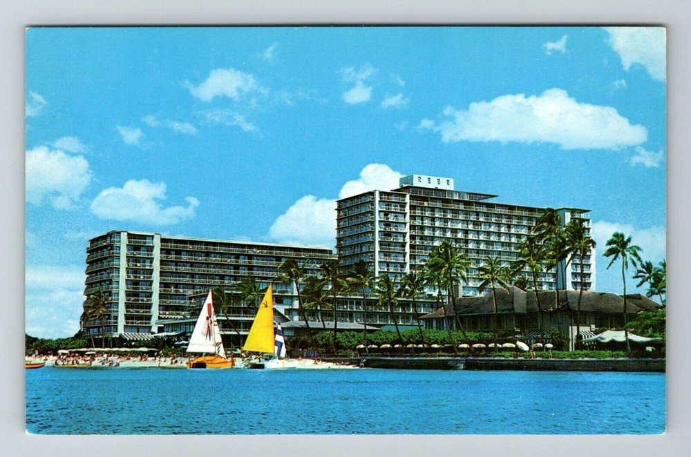 Waikiki HI-Hawaii, Reef Hotel, Exterior Ocean, Boats, Vintage Postcard