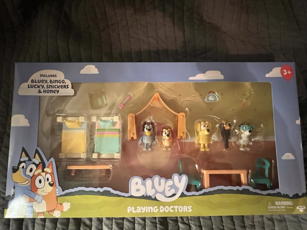 Bluey Playing Doctors Value Box 5 Figures 11 Accessories Ages 3+ New Sealed