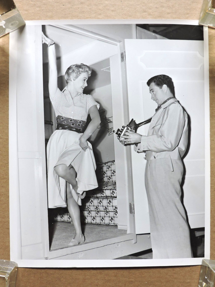 Jane Powell posing for Vic Damone original leggy candid photo 1954 Athena