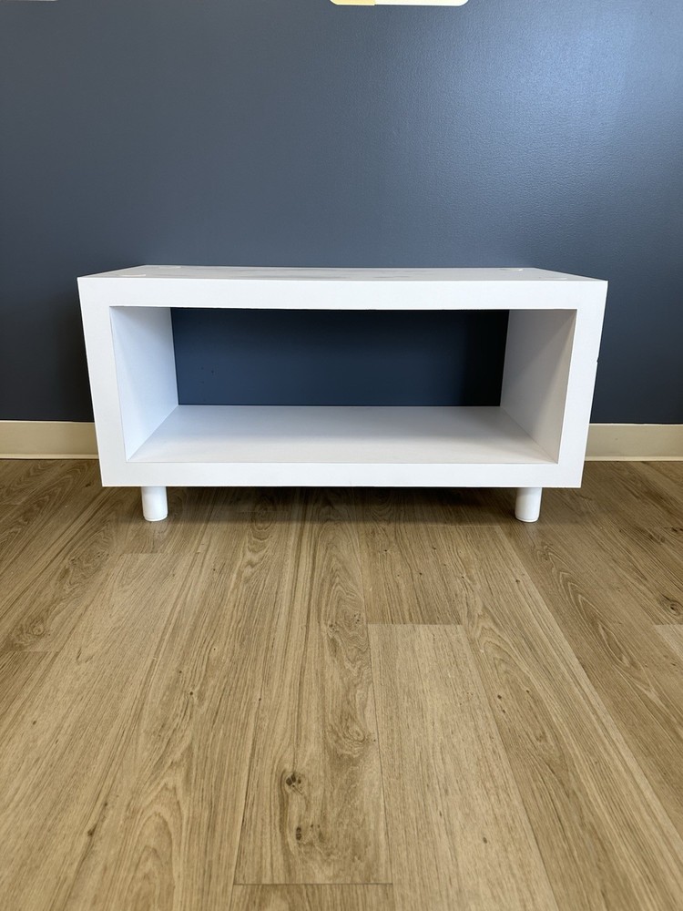 Near Mint White Stackable Open Display Pedestal with Legs