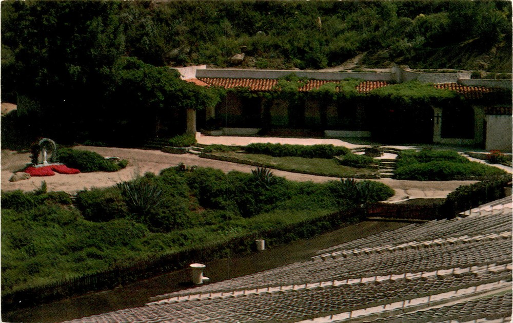 Ramona Bowl, Hemet, California, Columbia Publishing Co., Los Angeles Postcard
