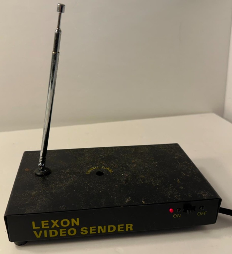 Lexon Video Sender - Powers On